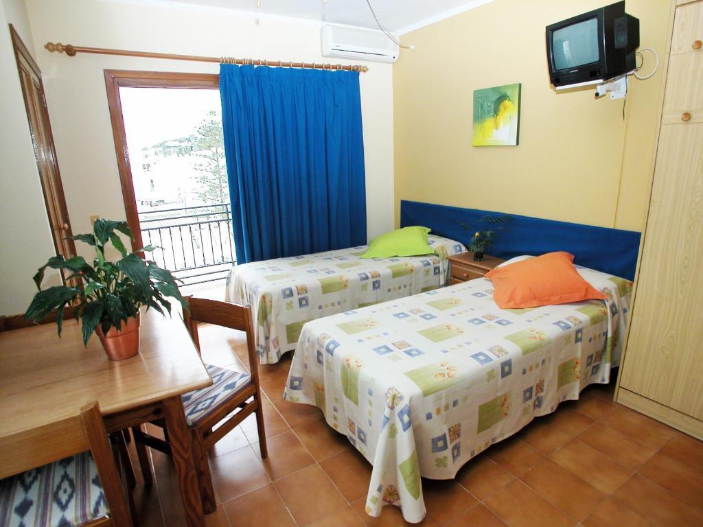 Apartamentos Ebusus Santa Eularia des Riu Szoba fotó